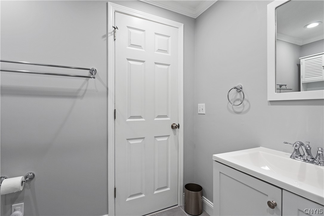 100 Windsor Drive DeWitt, NY 13214 - Photo 28 of 45