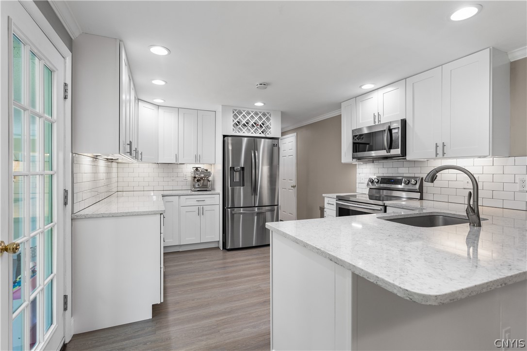 100 Windsor Drive DeWitt, NY 13214 - Photo 3 of 45