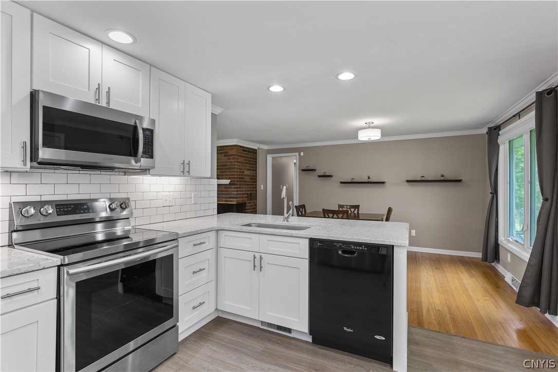 100 Windsor Drive DeWitt, NY 13214 - Photo 4 of 45