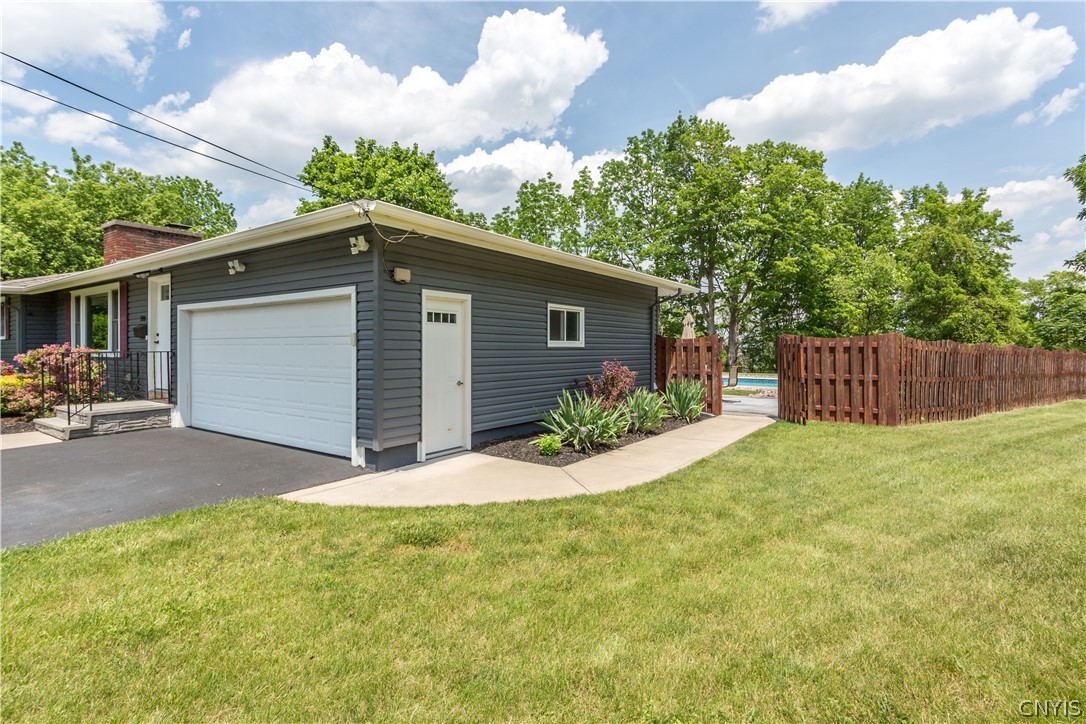 100 Windsor Drive DeWitt, NY 13214 - Photo 42 of 45