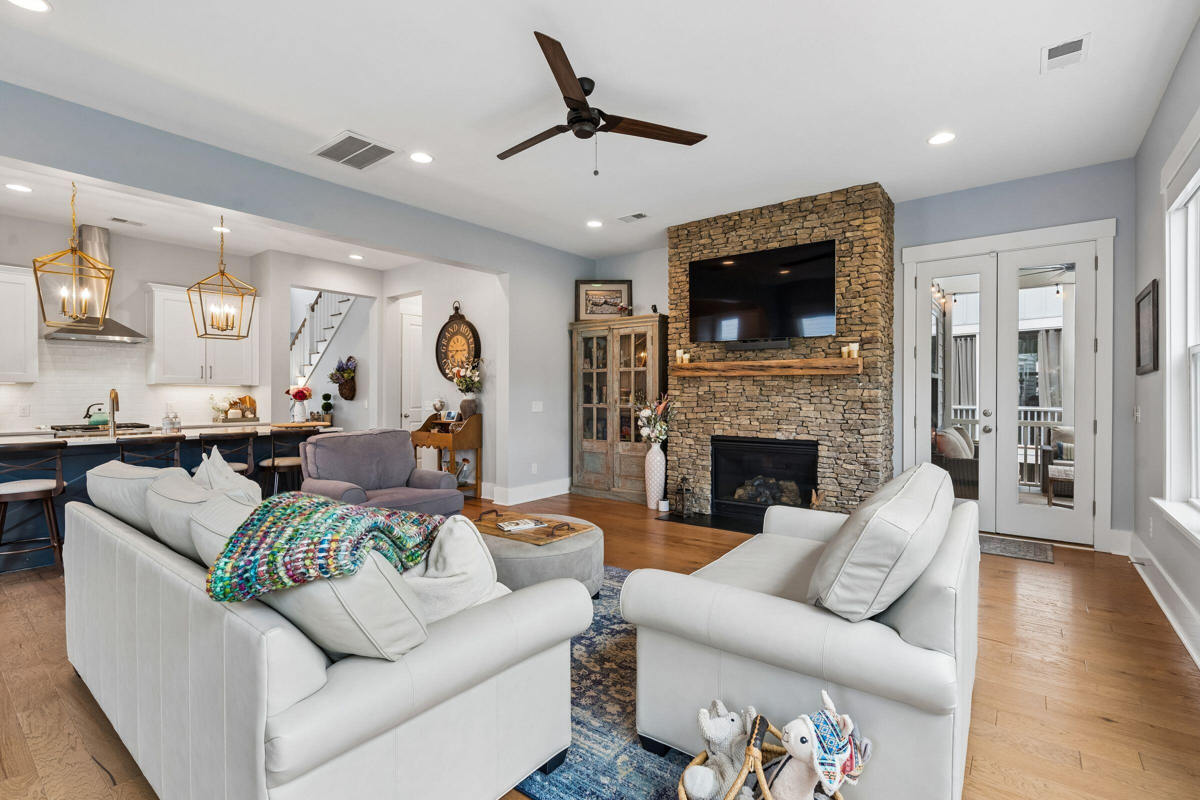 1432 Stratton Place Mount Pleasant, SC 29466 - Photo 27 of 99 Living Room