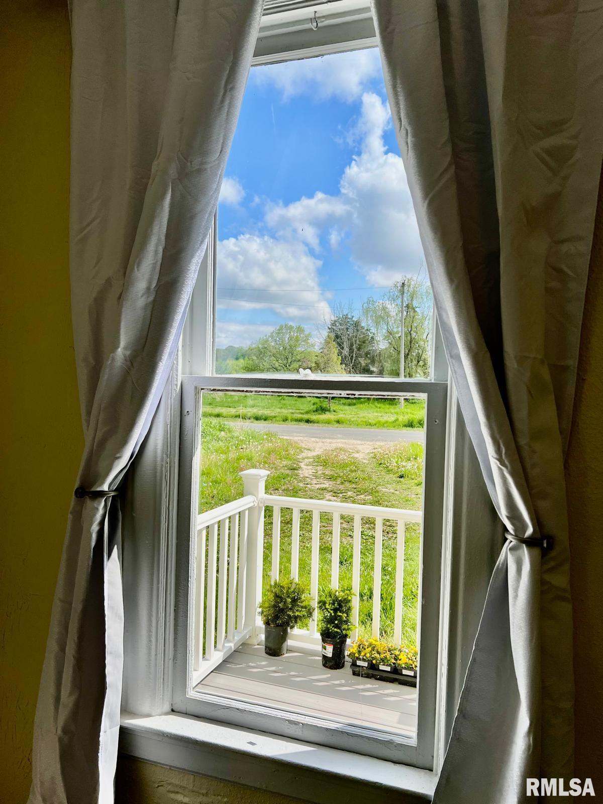 10103 West Powder Mill Road Edwards, IL 61528 - Photo 2 of 25