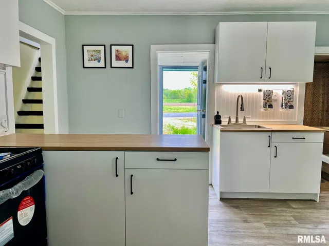 $89,900 | 10103 West Powder Mill Road, Edwards, IL 61528