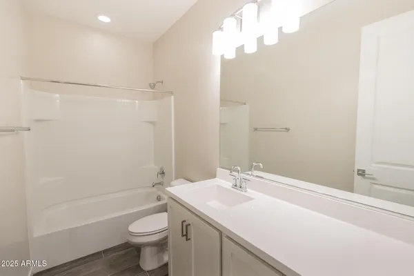 $2,695 | 901 South Smith Road, Unit 1017, Tempe, AZ 85281