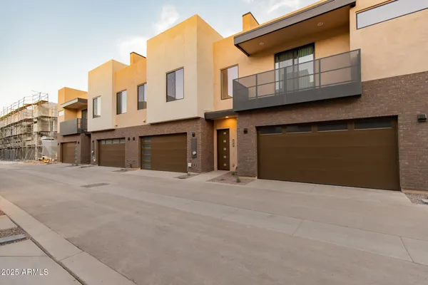 $2,695 | 901 South Smith Road, Unit 1017, Tempe, AZ 85281