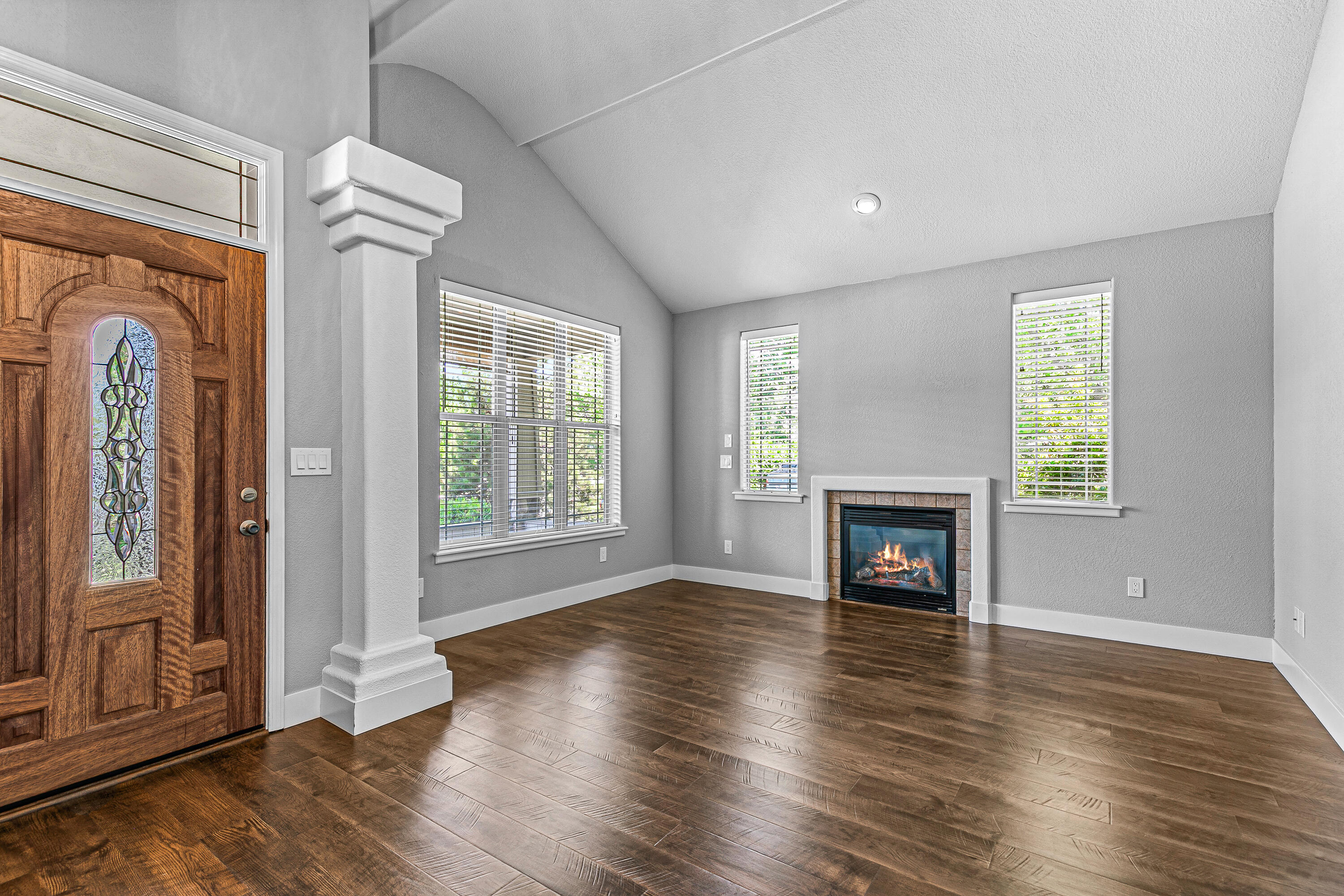 1508 Summit Ridge Circle Medford, OR 97504 - Photo 7 of 31 9R9A3686