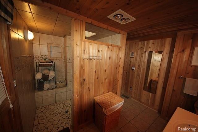 3794 Cedar Point Howell, MI 48843 - Photo 48 of 66 18 Shower Area.jpg