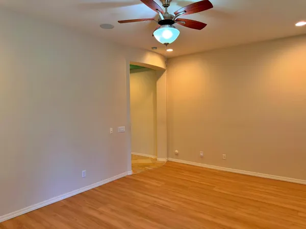 $3,995 | 737 East Charlevoix Avenue, Gilbert, AZ 85297