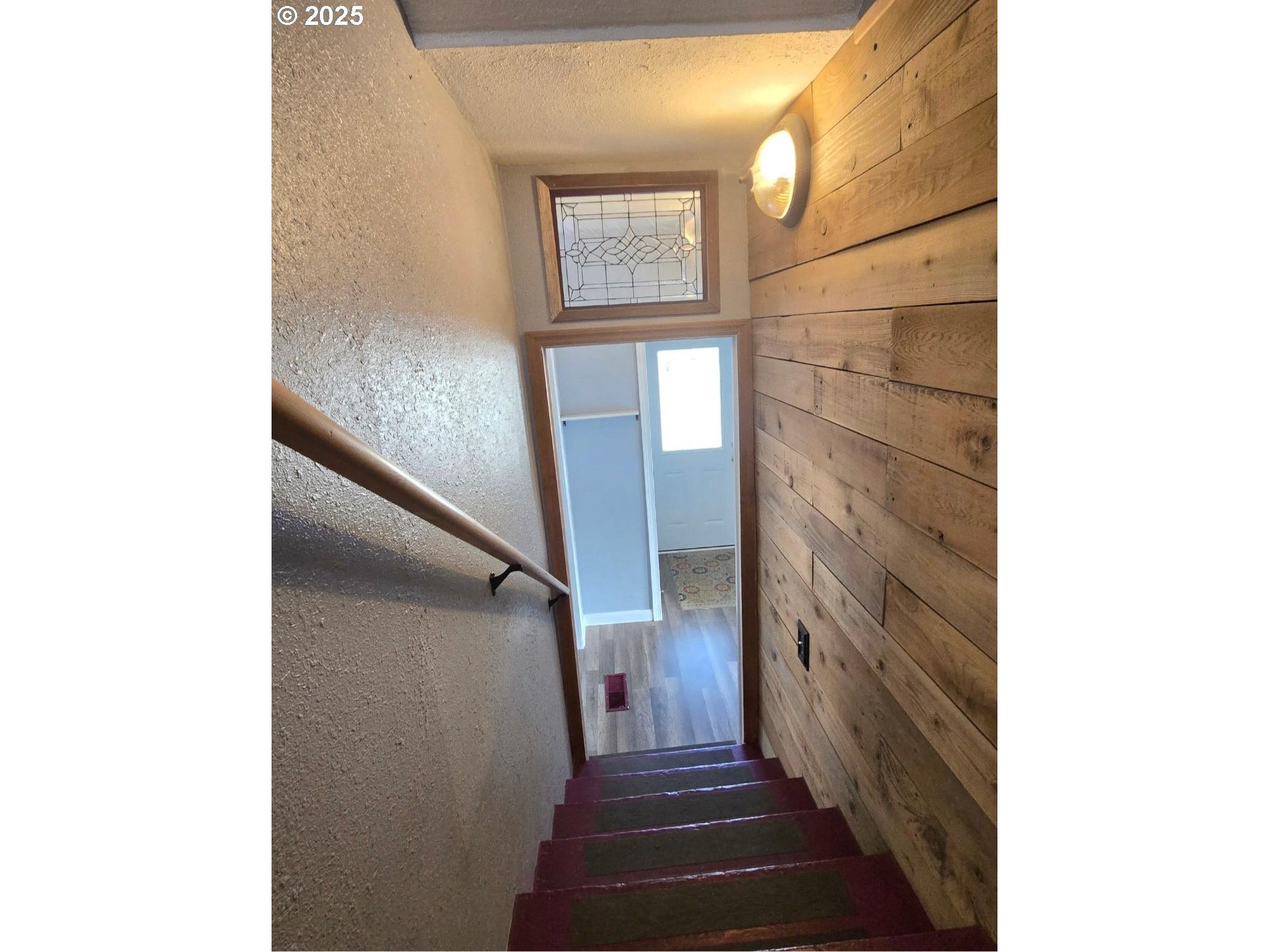 57036 Wamic Market Road Wamic, OR 97063 - Photo 17 of 31 a view of entryway