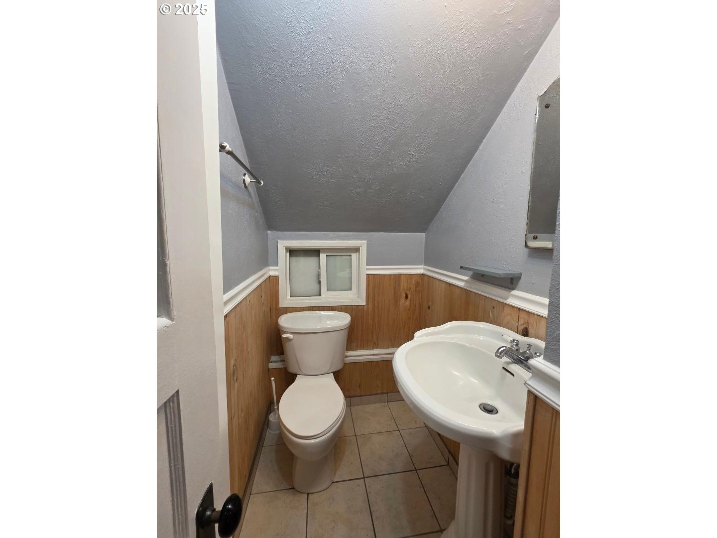 57036 Wamic Market Road Wamic, OR 97063 - Photo 18 of 31 a bathroom with a toilet a sink and a mirror