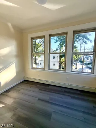 $2,500 | 37-39 Field Place, Unit 2R, Newark, NJ 07112