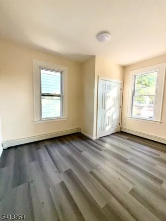 $2,500 | 37-39 Field Place, Unit 2R, Newark, NJ 07112