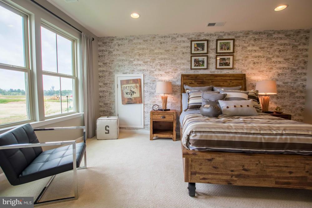 LARGE SECOND BEDROOM