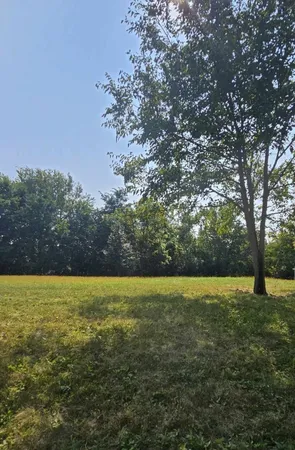 $84,900 | 434 Woodland Trail, Lindenhurst, IL 60046