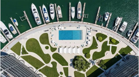 $4,950 | 900 Bay Drive, Unit 424, Miami Beach, FL 33141