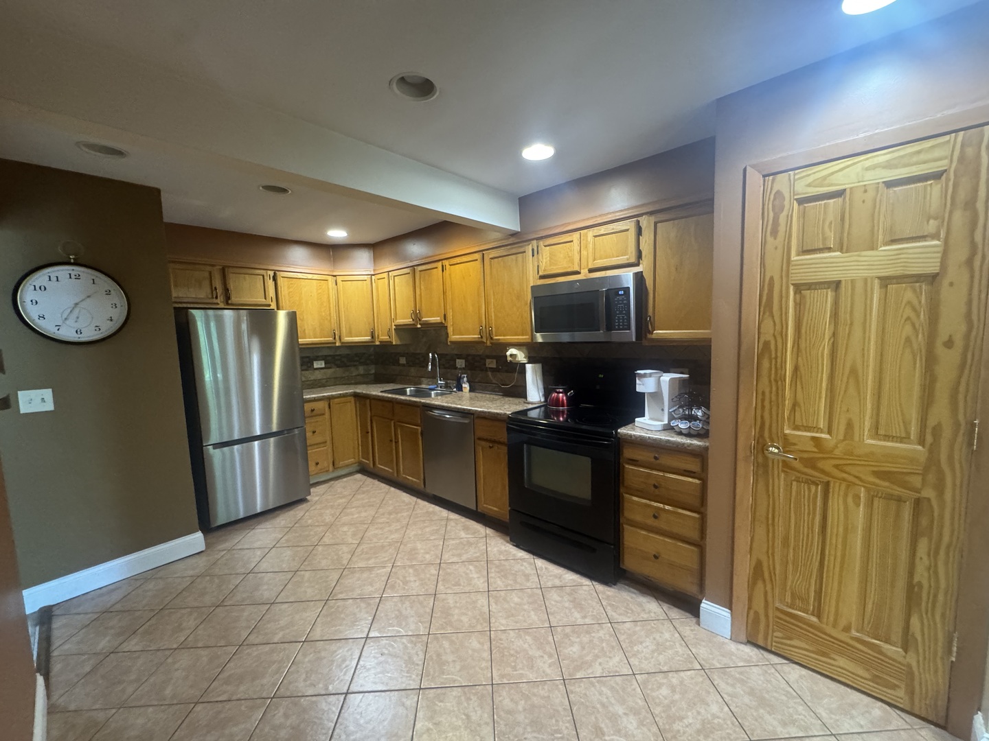 140 Julie Road Bolingbrook, IL 60440 - Photo 11 of 31