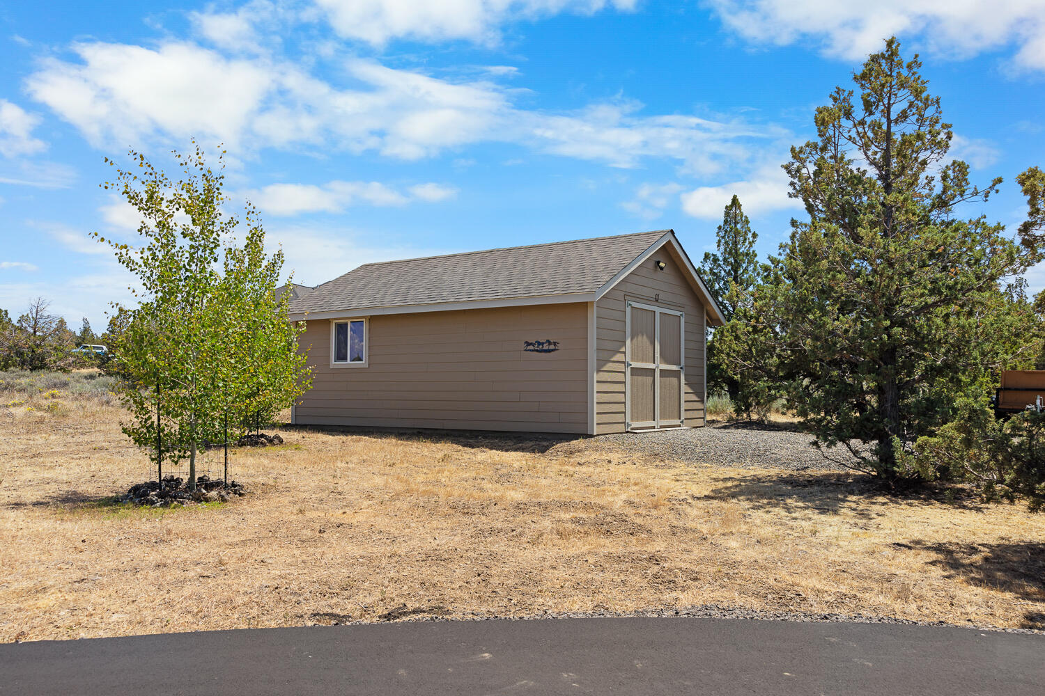 4416 Southeast Laredo Road Prineville, OR 97754 - Photo 5 of 40 03
