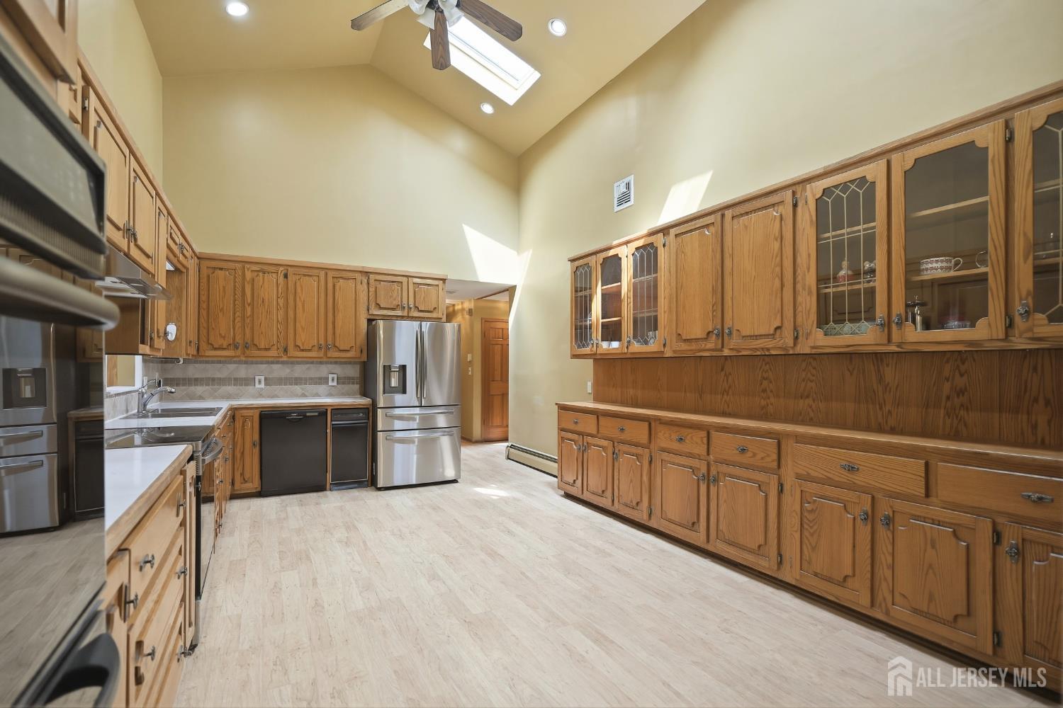 109 Fresh Ponds Road Monroe Township, NJ 08831 - Photo 7 of 41