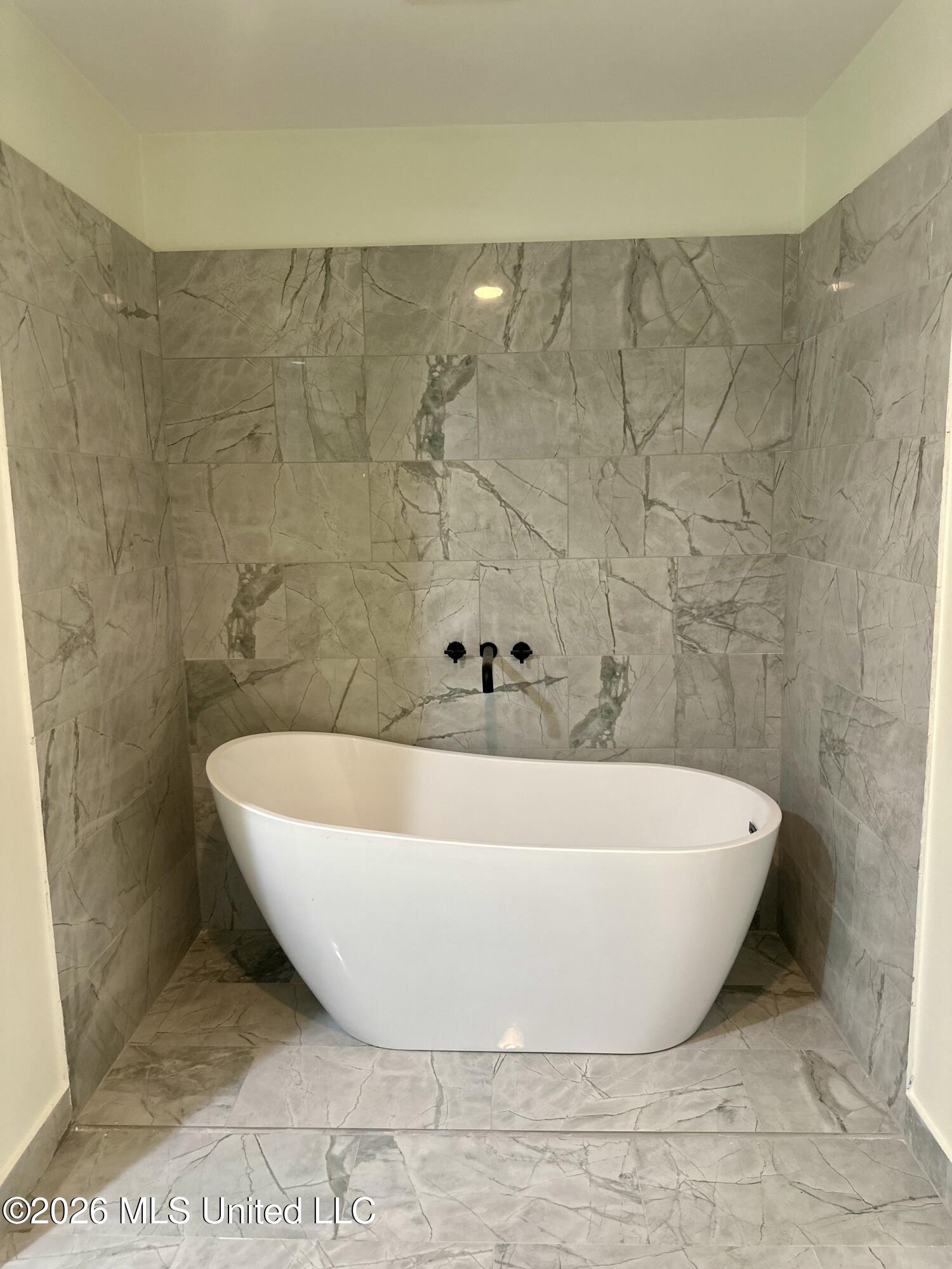 209 Elm Road Batesville, MS 38606 - Photo 8 of 18 IMG_5119