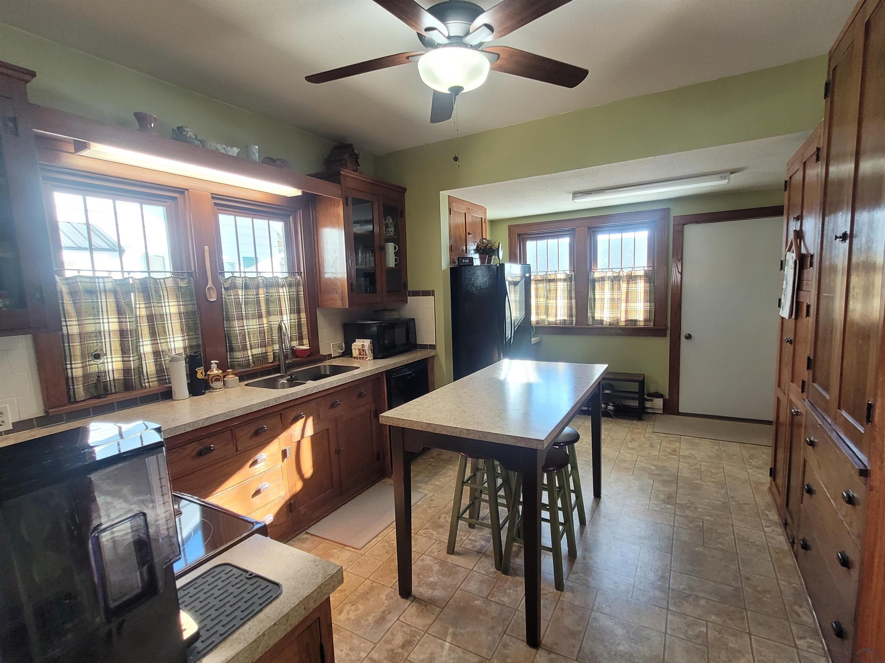 702 7th Street Sheldon, IA 51201 - Photo 13 of 47 Gallery Image 13