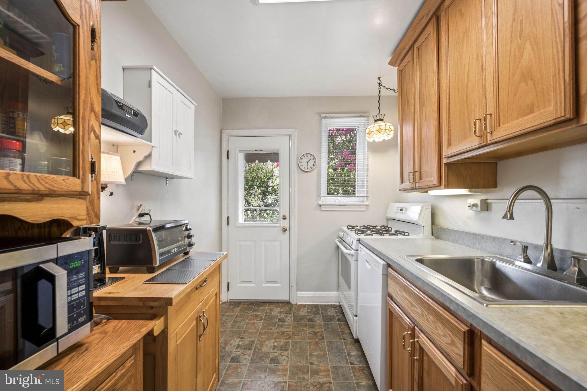 230 Ridge Avenue Baltimore, MD 21286 - Photo 17 of 56 Gallery Image 17