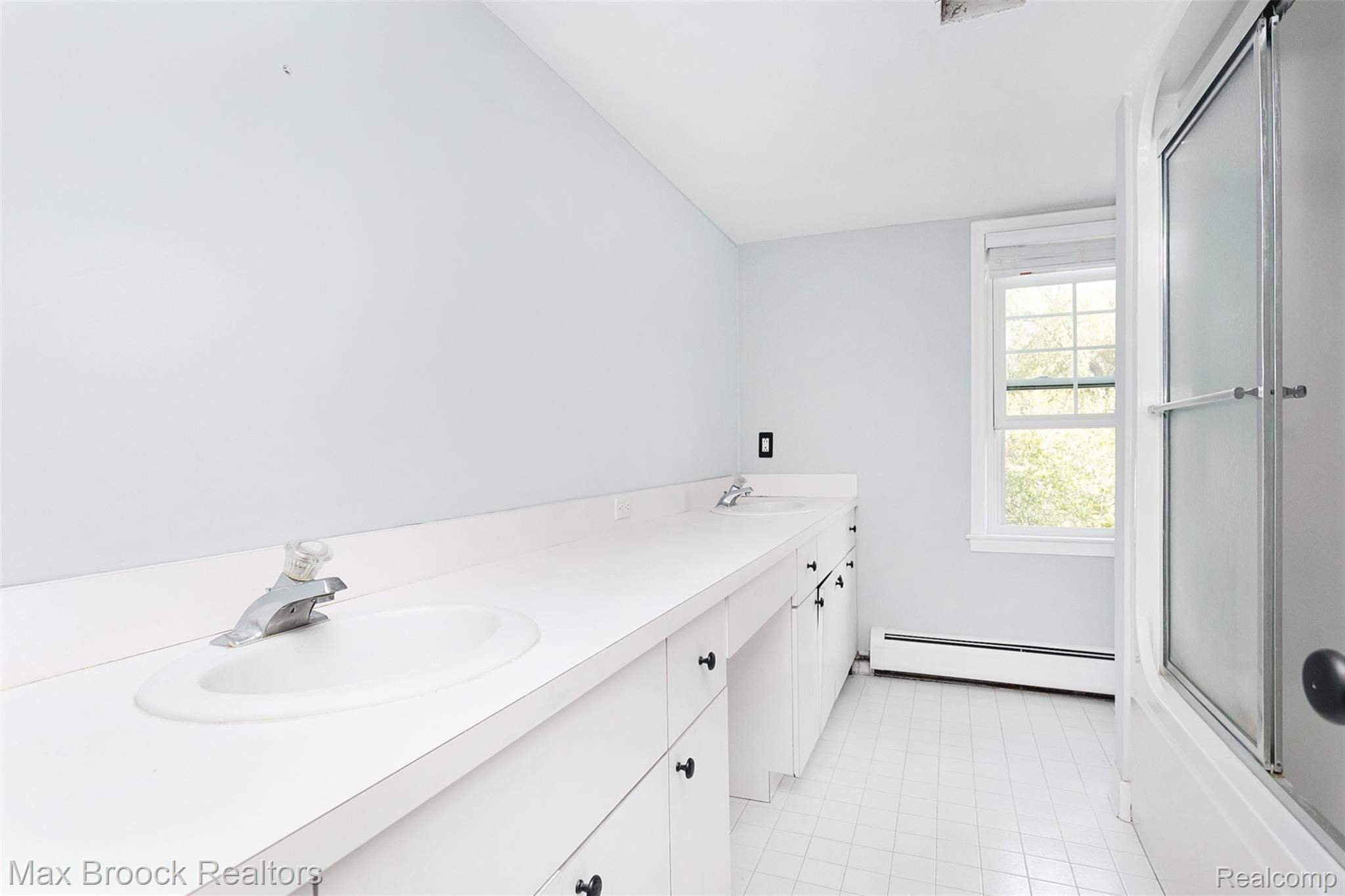5437 Lahser Road Bloomfield Hills, MI 48304 - Photo 19 of 34 Lahser-25.jpg