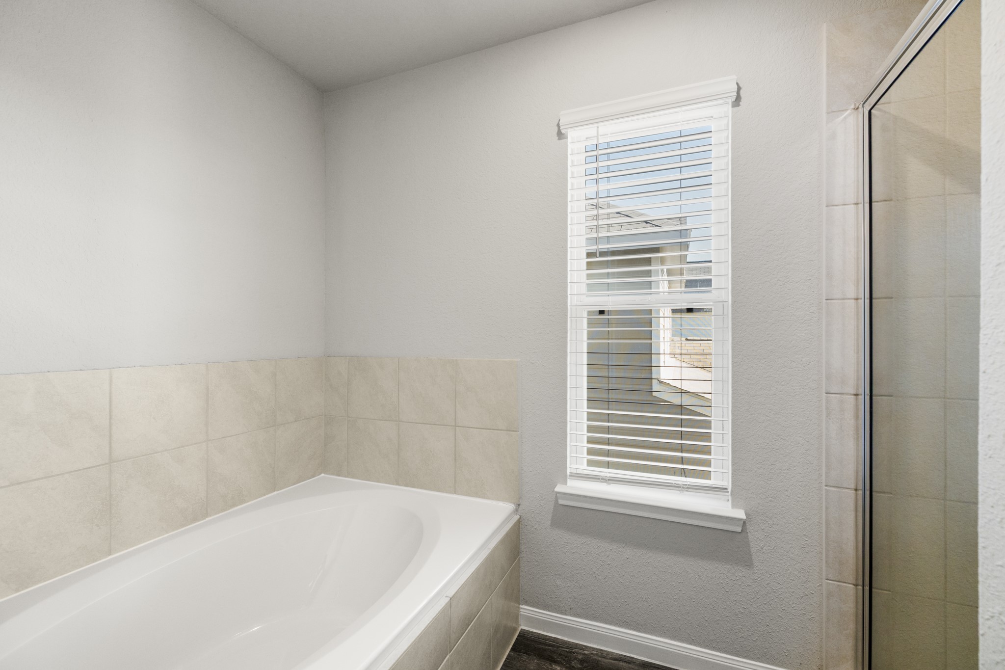 3571 Cannon Drive Conroe, TX 77301 - Photo 17 of 39 2nd level spacious primary suite