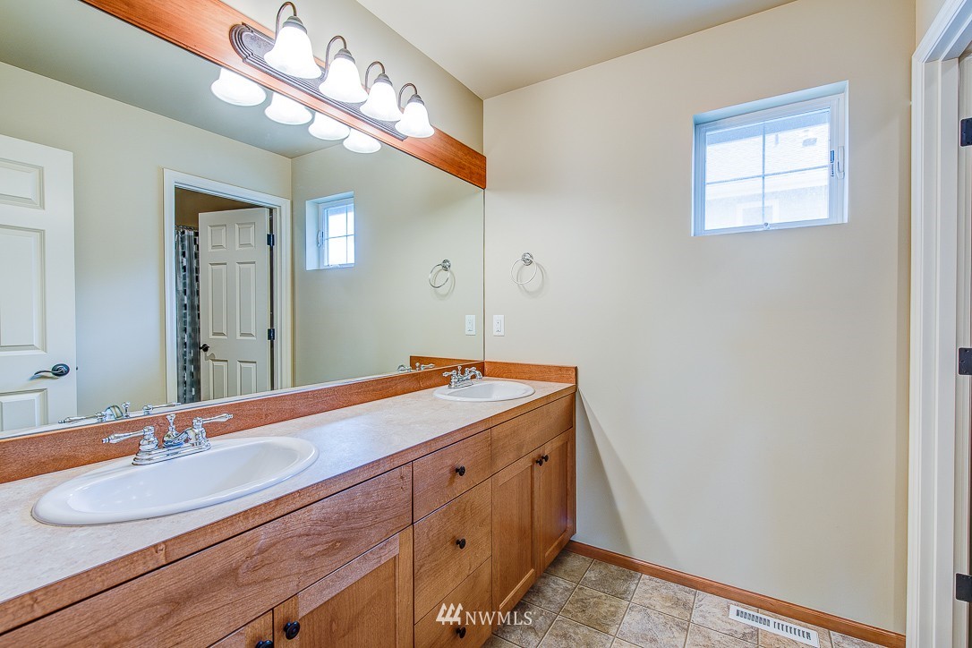 20200 86th Place Northeast Bothell, WA 98011 - Photo 17 of 23