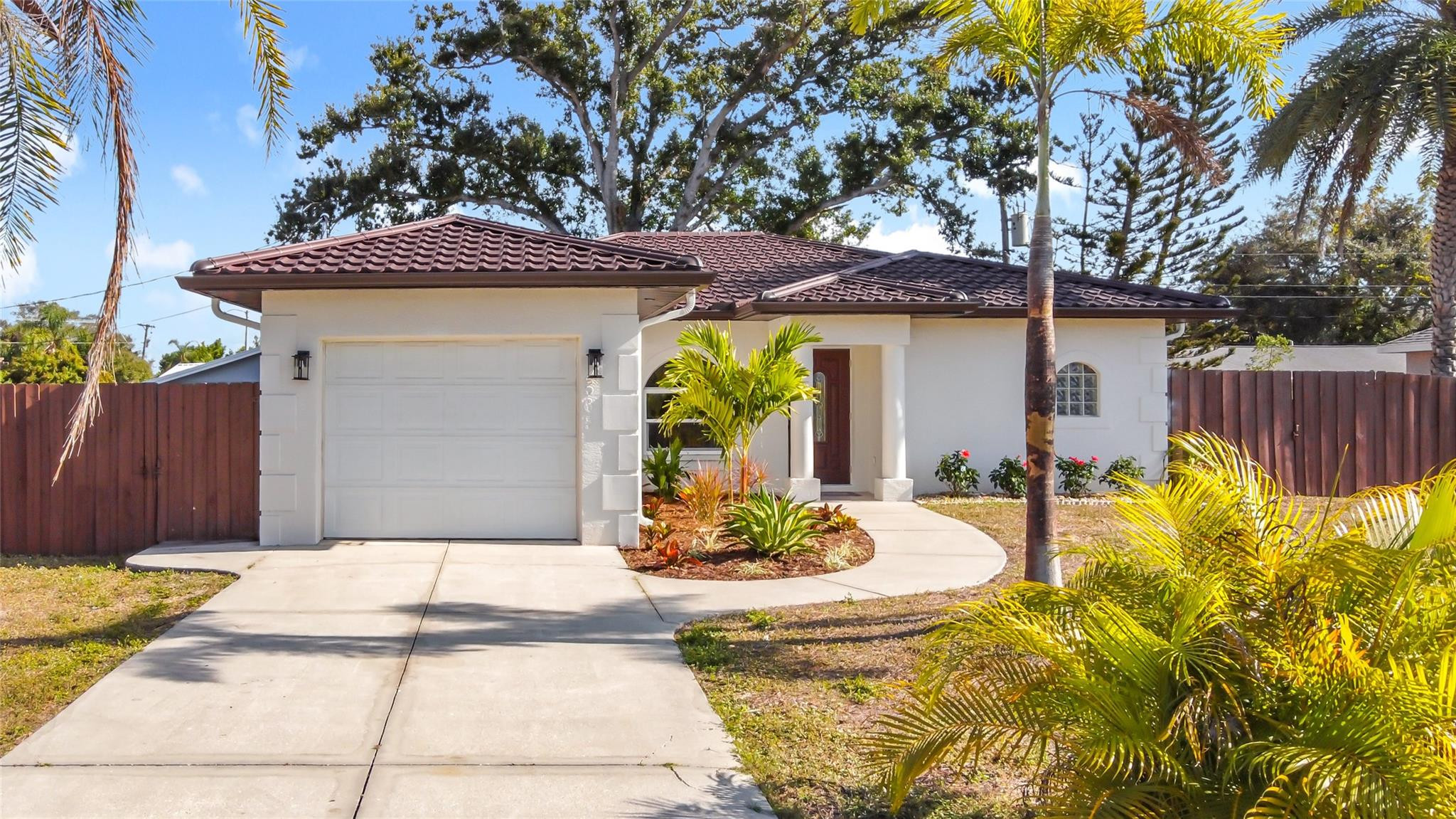 2565 Englewood Road Venice, FL 34293 - Photo 16 of 19 a view of a house with pool