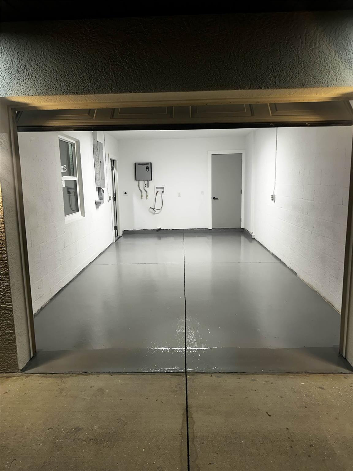 2565 Englewood Road Venice, FL 34293 - Photo 19 of 19 a view of a garage