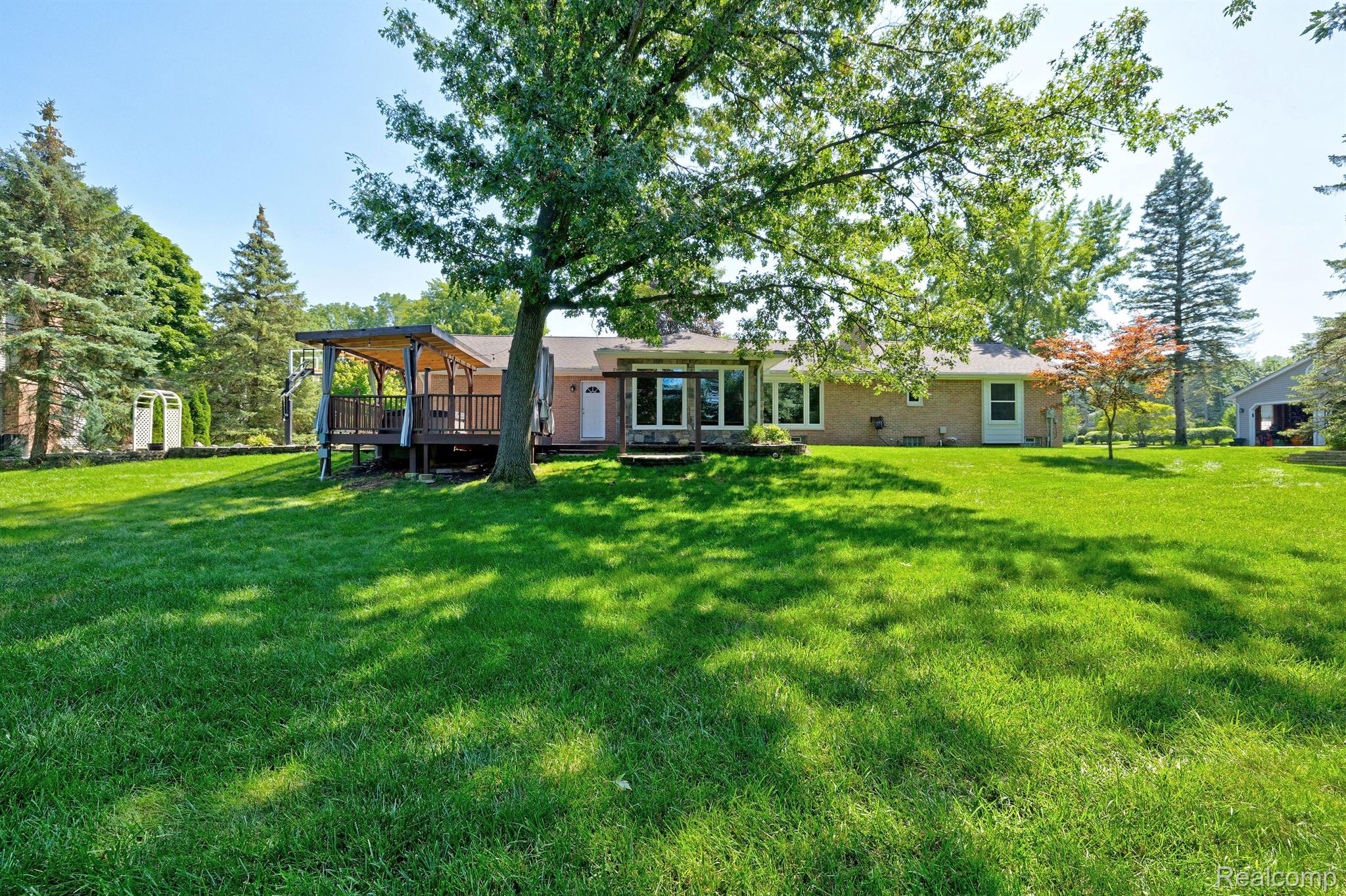 2354 Blockton Road Rochester, MI 48306 - Photo 69 of 73 Gallery Image 69