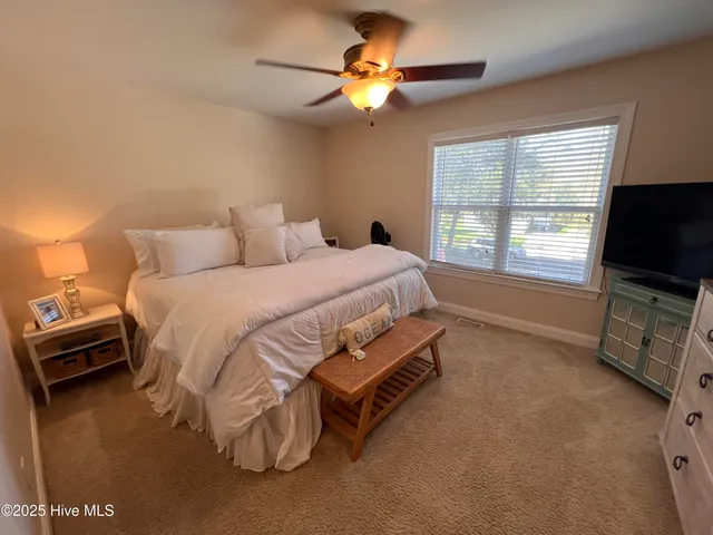 $2,300 | 324 Live Oak Street, Emerald Isle, NC 28594