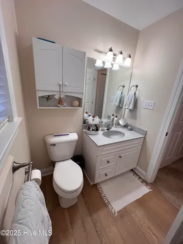 $2,300 | 324 Live Oak Street, Emerald Isle, NC 28594