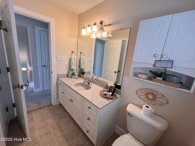 $2,300 | 324 Live Oak Street, Emerald Isle, NC 28594