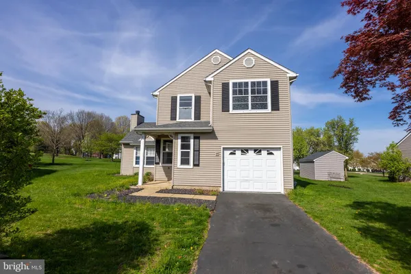 $550,000 | 14 South Ascot Court, Newtown, PA 18940