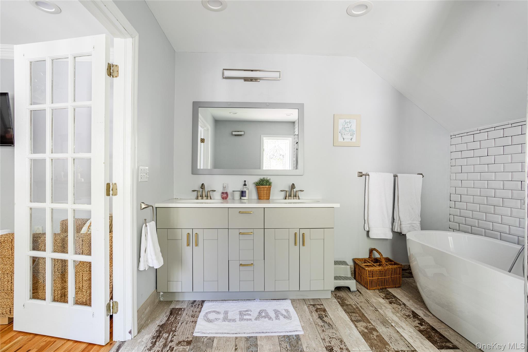 2300 Pine Tree Road Cutchogue, NY 11935 - Photo 6 of 45 Gallery Image 6