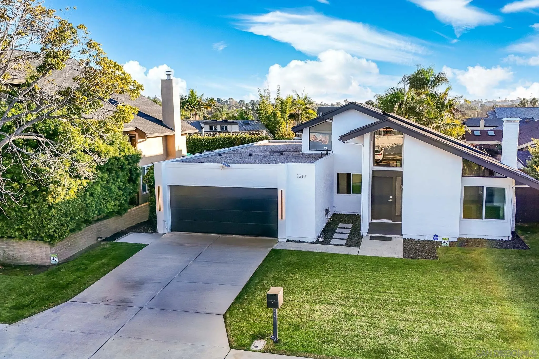 1517 Shields Avenue Encinitas, CA 92024 - Photo 2 of 37