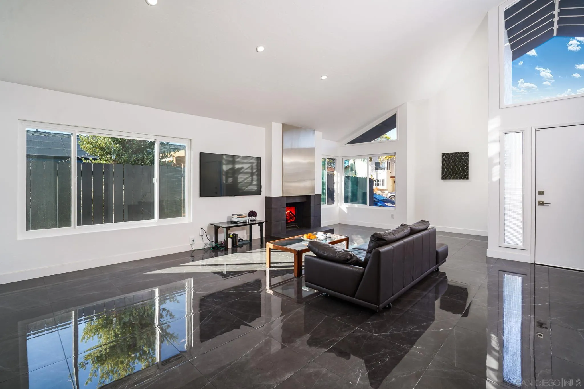 1517 Shields Avenue Encinitas, CA 92024 - Photo 4 of 37