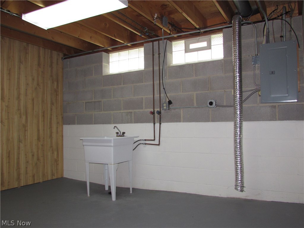 6090 Ridge Road Parma, OH 44129 - Photo 27 of 35