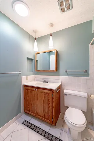 $409,900 | 707 Bitterfield Drive, Ballwin, MO 63011