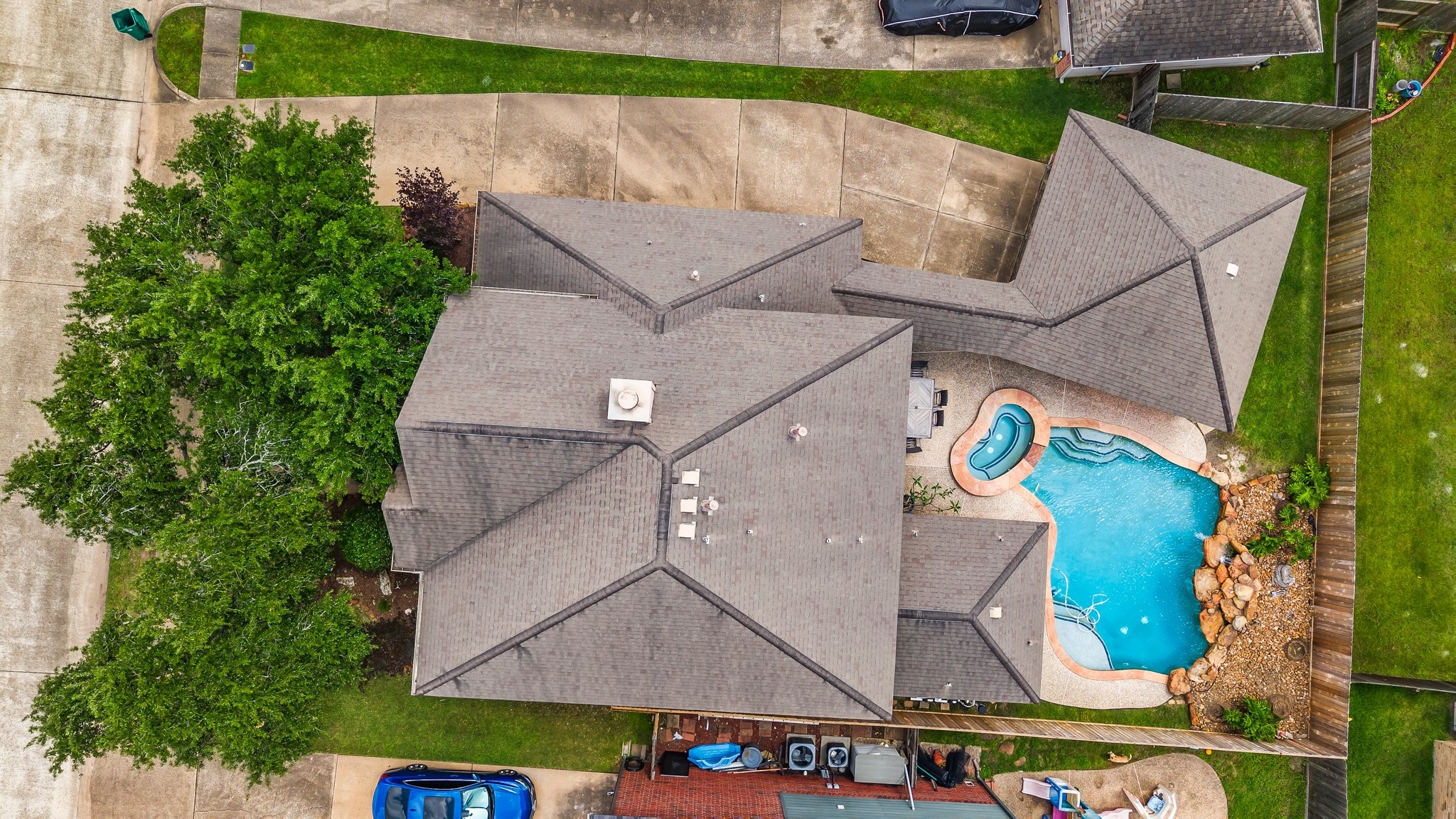 4210 Rainfall Drive Pasadena, TX 77505 - Photo 45 of 46 an aerial view of a house with a yard and a garage