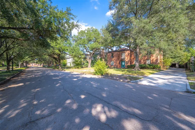 $1,800,000 | 5317 Cherokee Street, Houston, TX 77005