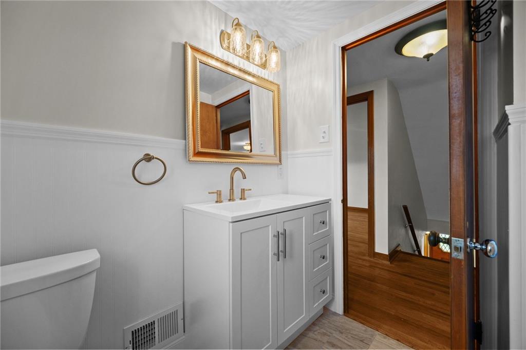 68 Herbst Road Coraopolis, PA 15108 - Photo 22 of 42