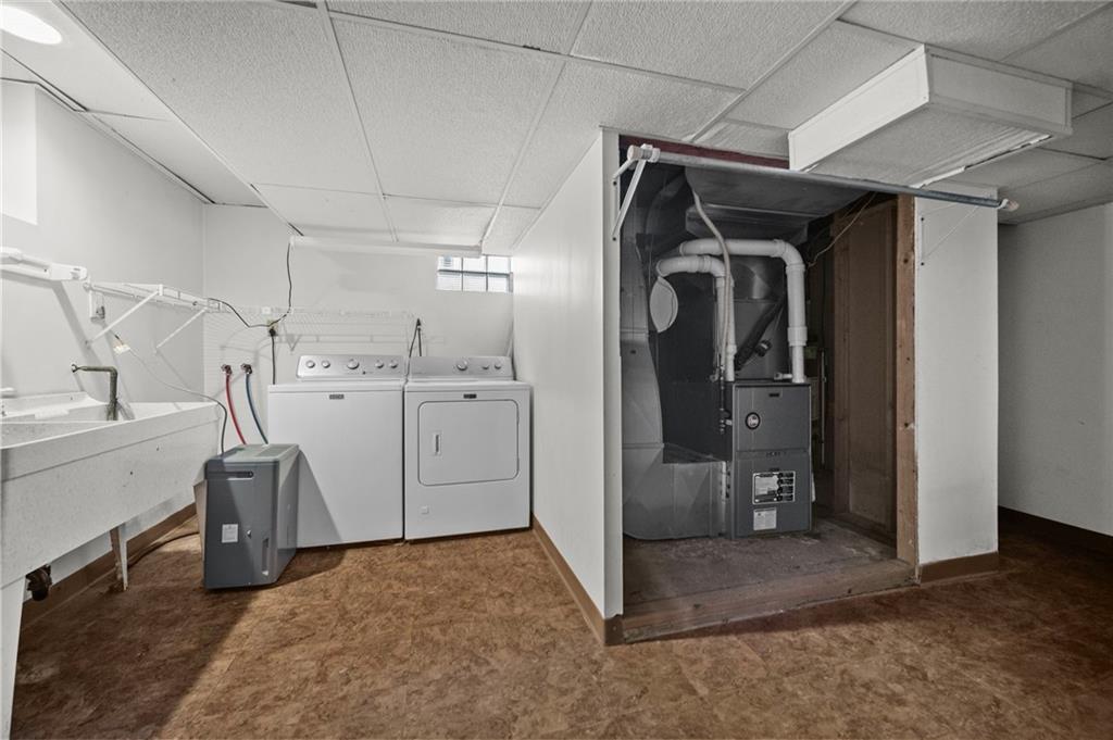 68 Herbst Road Coraopolis, PA 15108 - Photo 39 of 42 Laundry area