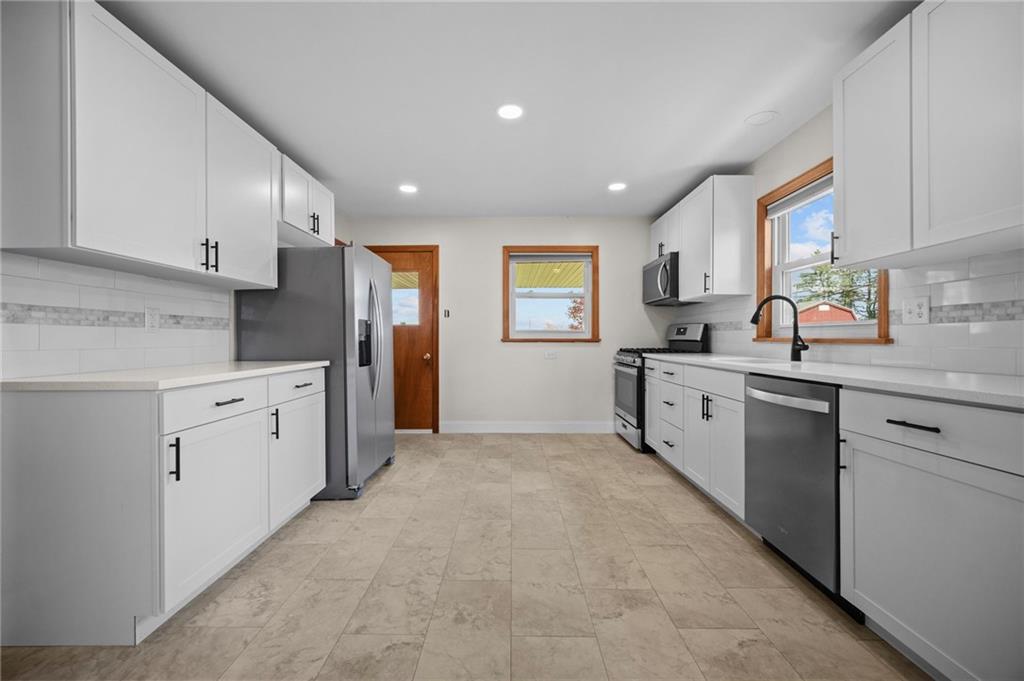 68 Herbst Road Coraopolis, PA 15108 - Photo 8 of 42