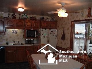 960 South Raisinville Road Monroe, MI 48161 - Photo 14 of 15 462325-13.JPG