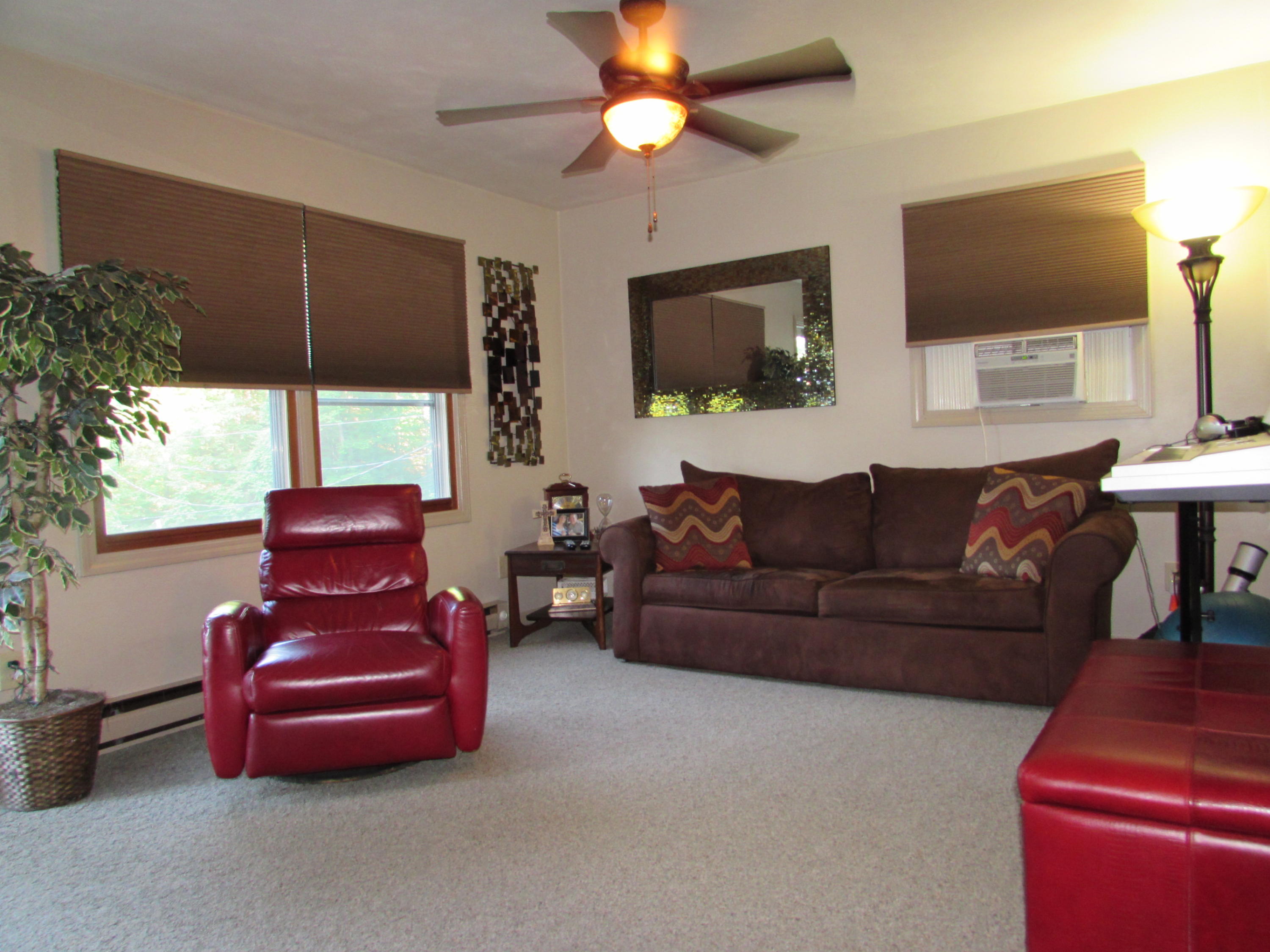 7223 Poage Valley Rd Extension Roanoke, VA 24018 - Photo 3 of 18 009