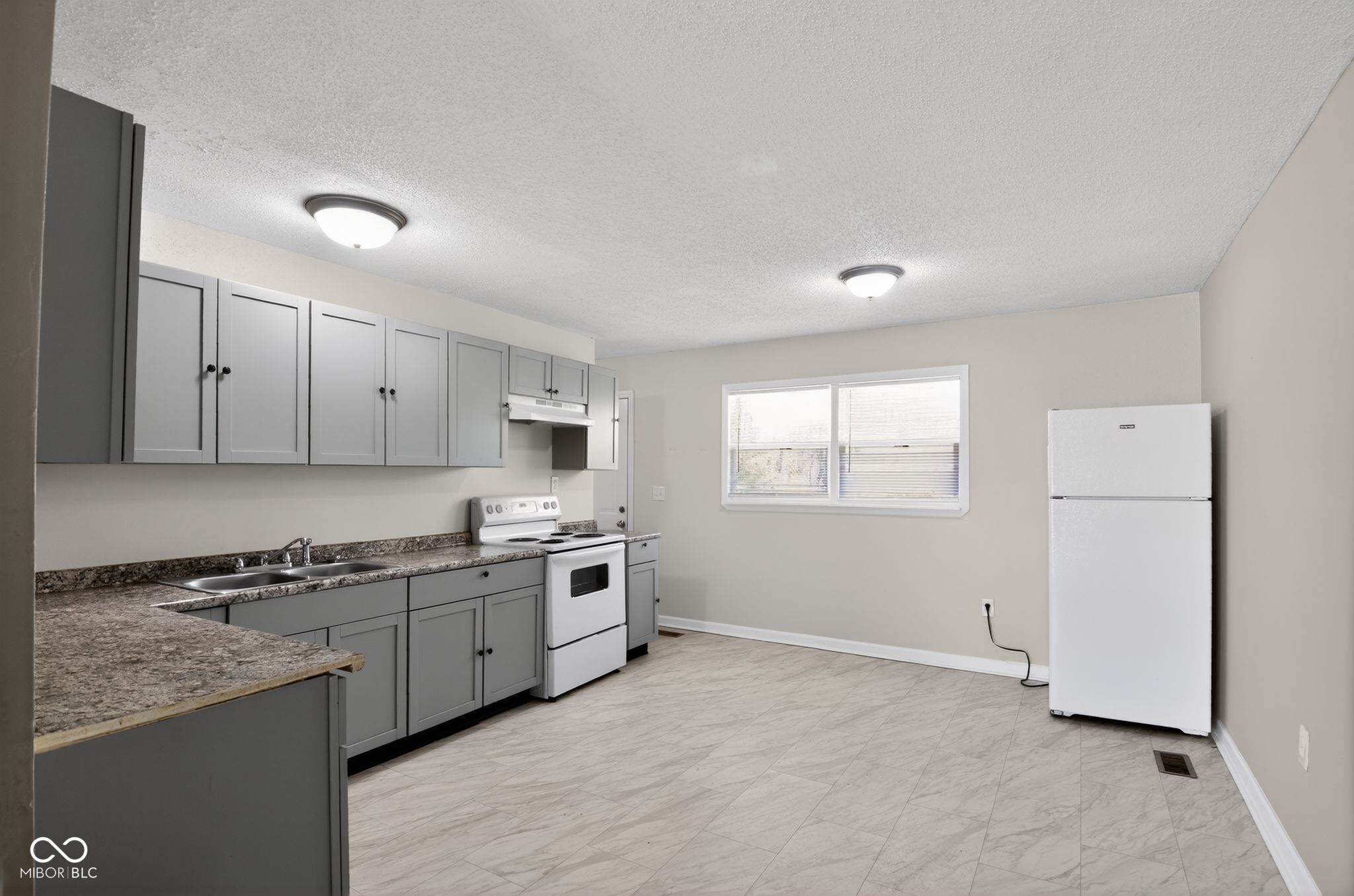 8619 Montery Road Indianapolis, IN 46226 - Photo 11 of 32