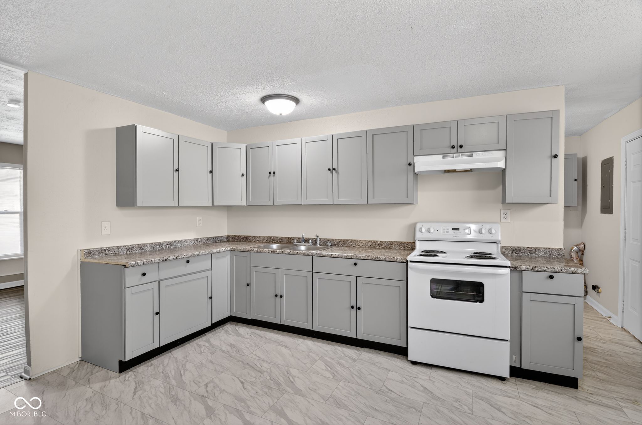 8619 Montery Road Indianapolis, IN 46226 - Photo 13 of 32