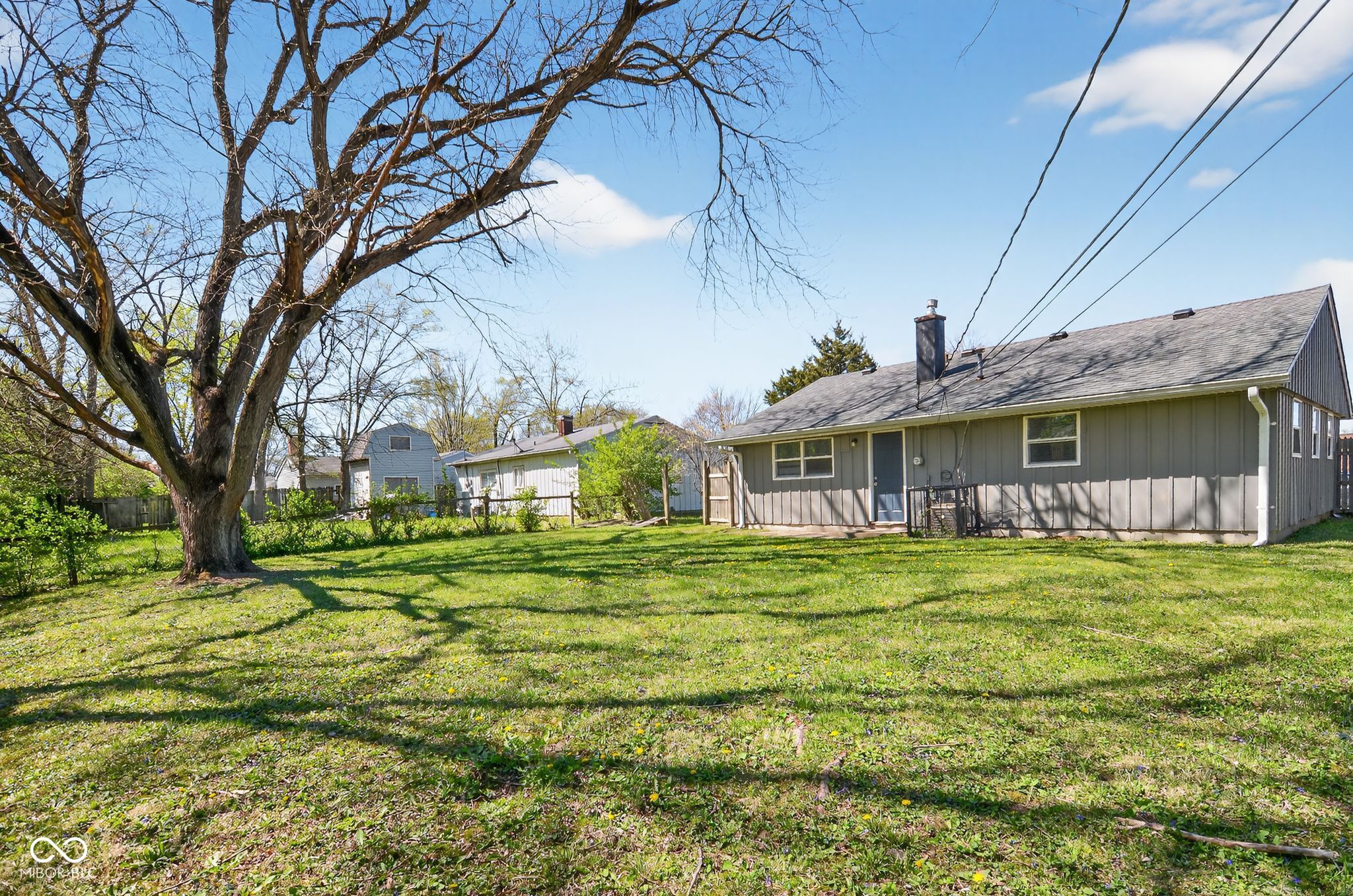 8619 Montery Road Indianapolis, IN 46226 - Photo 2 of 32